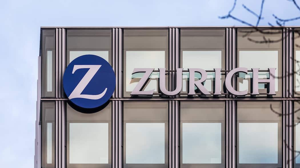 Ein Kunde soll mit kaputtem Auto 700 Kilometer heimfahren Zürich, Schweiz - 11. Januar 2021: Das Gebäude und Signet der Zurich Versicherungsgesellschaft.
imago images 148656787
