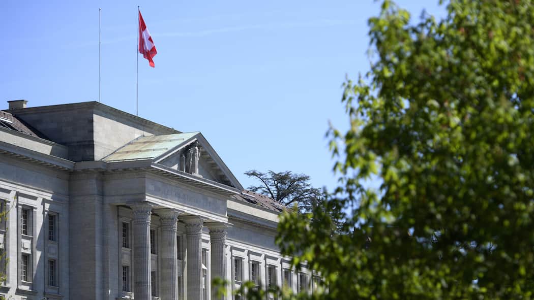 200’000 Franken Gewinn: So dumm dürfen Betrugsopfer sein Le batiment du Tribunal Federal, TF, photographie ce jeudi 13 avril 2017 a Lausanne. (KEYSTONE/Laurent Gillieron)
SCHWEIZ BUNDESGERICHT LAUSANNE