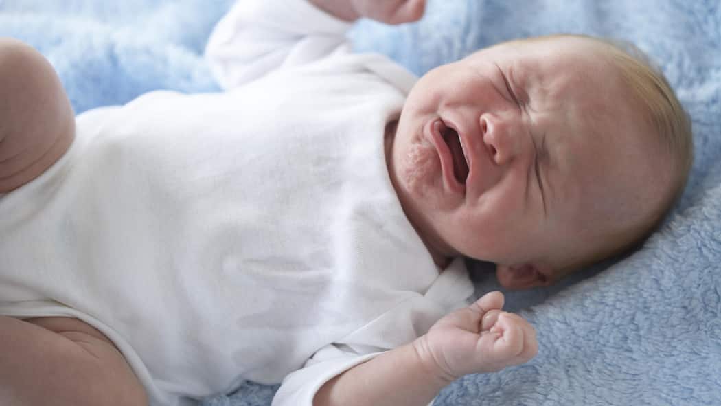 «Hey, ChatGPT, wann wird es besser?» Weinendes Baby, einige Wochen alt.