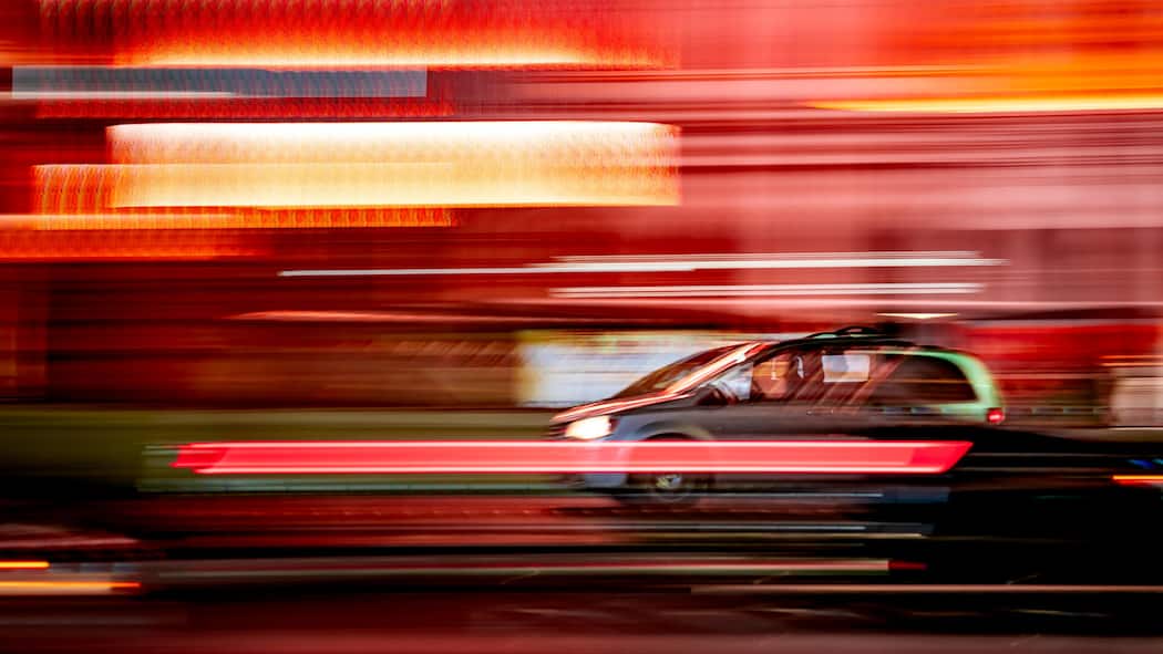 Autofahrer landet erst im Gebüsch – und dann im Gefängnis Original File-ID: 1078860804