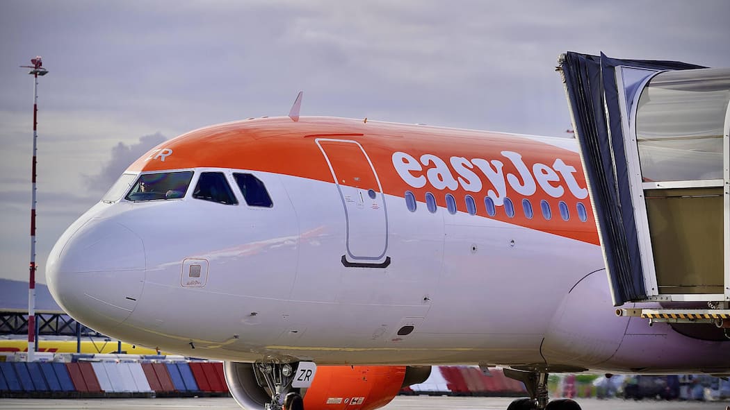 Flugpersonal streikt: Bekomme ich als Passagierin Geld zurück? Nase eines Airbus A320 der Fluggesellschaft Easyjet