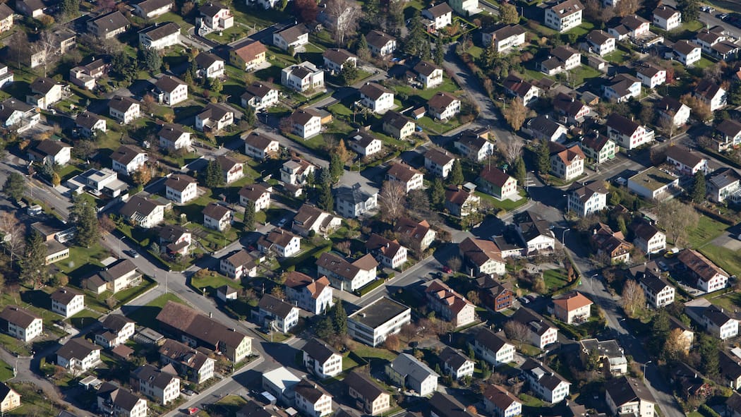 Dieses Urteil spart Eltern Tausende Franken Steuern Ein Einfamilienhaus reiht sich an das naechste in Buchs, Kanton St. Gallen, aufgenommen am Freitag, 5. November 2010. (KEYSTONE/Alessandro Della Bella)
SCHWEIZ BUCHS