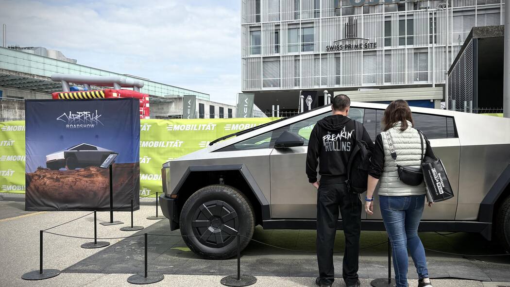 Wie Teslas Cybertruck das Bea-Publikum provoziert Der auf Schweizer Strassen nicht zugelassene Cybertruck von Tesla an der Frühlingsmesse BEA, aufgenommen am 29.04.2026