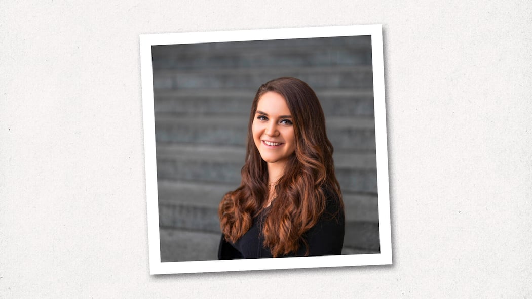 Digitec wirft Laptop einer Kundin weg Collage Beobachter, erstellt am 27. Februar 2026 mit dem Portrait von Jessica Kunz, das dem Beobachter zum Thema "Digitec entsorgt Laptop" zur Verfügung gestellt wurde.