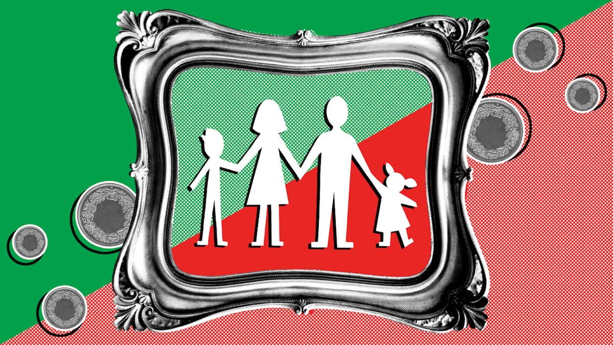 Eine Familie mit zwei Kindern ist in einem Bilderrahmen vor einem rot-grünen Hintergrund dargestellt. Der Beobachter beantwortet für Ratsuchende Fragen zum Familien- und Erbrecht. Buchen Sie jetzt einen Beratungstermin