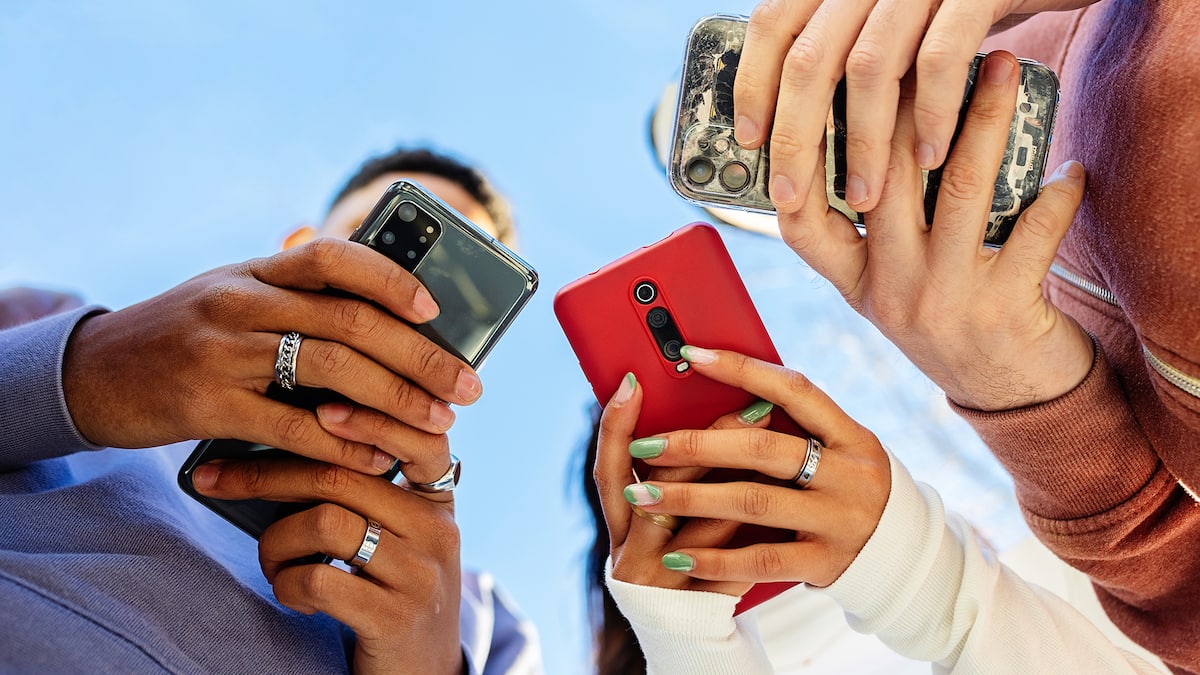 Kinder und Jugendliche im Internet: Nutzung von KI, Chat GPT – James-Studie ZHAW Kinder und Jugendliche im Internet: Nutzung von KI, Chat GPT – James-Studie ZHAW