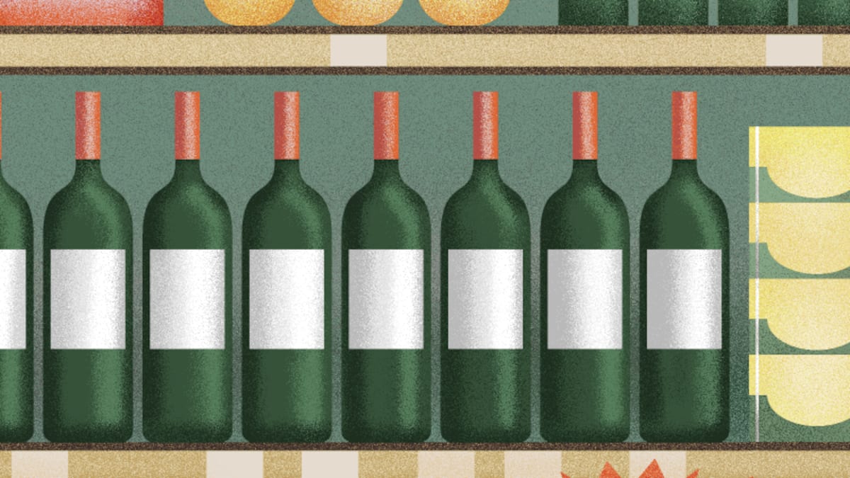 Illustration Weinflaschen im Regal im Laden. Ankerpreise: Oft fällt es uns schwer, den eigentlichen Wert eines Produkts, etwa eines Koffers, einzuschätzen. Wir brauchen Orientierung, einen Anker. Der gewiefte Kofferverkäufer wird uns deshalb im Laden zuerst den Koffer für 500 Franken präsentieren. Damit setzt er den Preisanker. Wenn er anschliessend einen zweiten Koffer für 200 Franken zeigt, erscheint uns dieser sehr günstig, und wir schlagen zu – obwohl ein Koffer für 100 Franken unsere Bedürfnisse gena