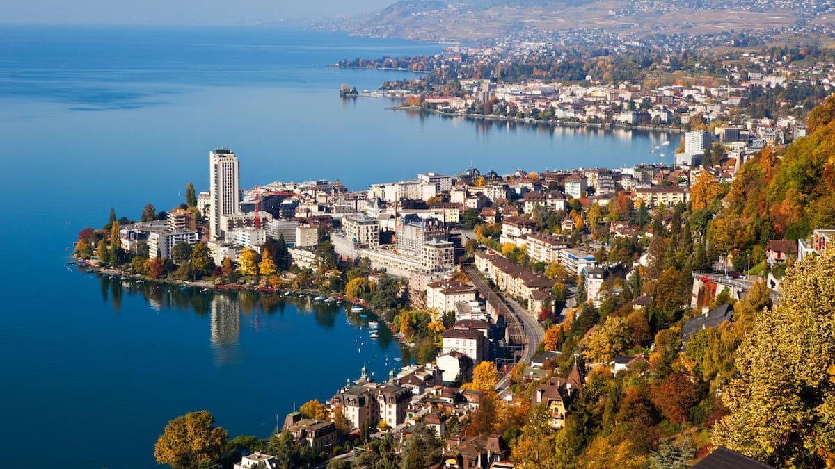 Wem gehören all die Villen? Beobachter