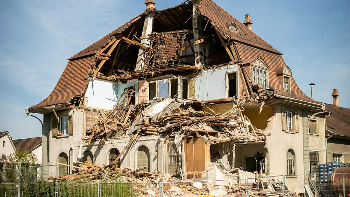 Wenn Hausbesitzer mit den Behörden die Geduld verlieren Wenn Hausbesitzer mit den Behörden die Geduld verlieren