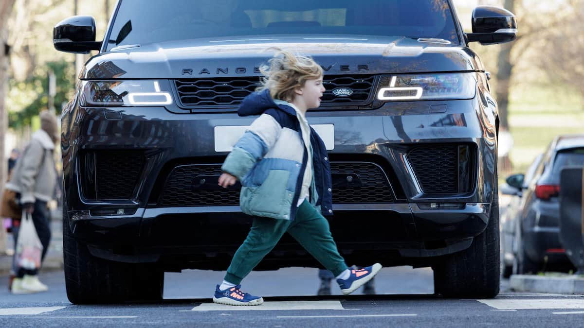 Mit den Autos wächst die tödliche Gefahr für Kinder Mit den Autos wächst die tödliche Gefahr für Kinder