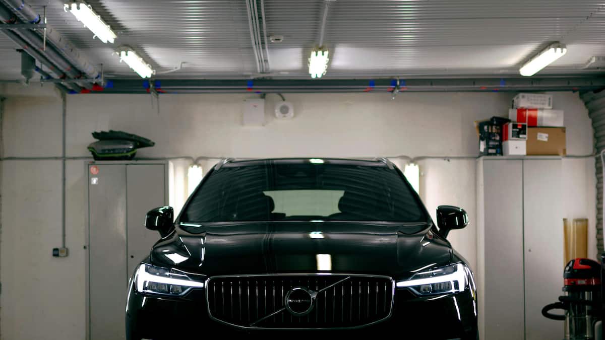 «Mein Auto steht schon so lange herum, dass sich Wespen eingenistet haben» «Mein Auto steht schon so lange herum, dass sich Wespen eingenistet haben»