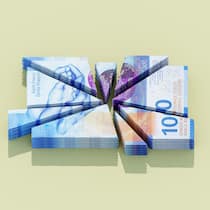 Bank wechseln: Horrende Gebühren – Verhandeln lohnt sich Illustration: zerschnittenes Hunderternoten-Bündel - Die Treue der Schweizer zu ihren Banken hat wenig mit Liebe zu tun. Eher mit den überhöhten Gebühren, wenn man zur Konkurrenz wechseln will