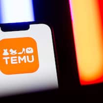 Temu unter Druck: Schweiz verbietet Psycho-Werbetricks Illustration in Poland. In this photo illustration, the TEMU logo seen displayed on a smartphone. Poland Copyright: xMateuszxSlodkowskix/xSOPAxImagesx 20250111SOPAMASL042