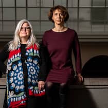 Katholische Kirche gibt Missbrauchsstudie in Auftrag Die beiden Porofessorinnen Monika Dommann und Marietta Meier in der Uni Zuerich.19.11.2021(ELA ÃELIK/TAMEDIA AG)