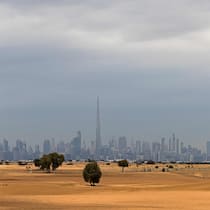 Die Namen der Schweizer Delegation bleiben geheim Dunkle Wolken über der Skyline von Dubai. Am 30. November beginnt die UNO-Klimakonferenz in Dubai. Auch die Schweiz nimmt mit einer Delegation teil.