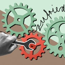 «Mehr Zufriedenheit im Job ist möglich» Eine Hand mit Werkzeug vor drei Zahnrädern. Wie Sie zufriedener werden im Job.