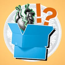 Das Elternhaus räumen – ohne Stress und Streit Kiste mit Herz, Frage- und Ausrufezeichen - Den Haushalt der Eltern auflösen: Das kann Kinder an ihre Grenzen bringen. Expertin Christina Erdmann gibt Tipps