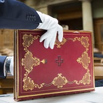 Niemand will das Parlament auflösen Das Original der Bundesverfassung 1848 wurde mehrmals überarbeitet. Eine Total-Revision durch eine Volksinitiative gab es noch nie.