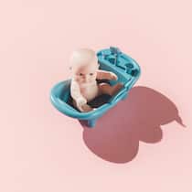 Diese Hashtags sollten Sie bei Kinderbildern vermeiden Symbolbild: Baby sitzt in Badewanne. Auf Instagram posten arglose Mütter die Nacktbilder ihrer Kinder. Diese landen bei Pädokriminellen im Darknet – auch wegen der Hashtags.