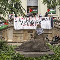 So arbeiten Schweizer Universitäten mit Israel zusammen Besetzter Teil der Uni Basel: Pro-Palästinensische Aktivisten fordern eine Sistierung der Zusammenarbeit zwischen der Uni Basel und israelischen Institutionen.