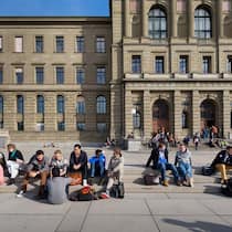 Russische Studierende: «Die ETH schlägt uns die Tür vor der Nase zu» Russische Studierende würden gerne – wie die Personen auf diesen Bild – dazugehören. Sie werden aber von der ETH nicht zugelassen, sagen sie.