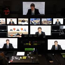 Bundesrat will Serafe-Gebühren senken – das sollten Sie wissen Bundesrat Albert Rösti (SVP) muss als Medienminister die «Halbierungsinitiative» seiner Partei bekämpfen. Eine Senkung der Serafe-Gebüren soll die Gemüter beruhigen.