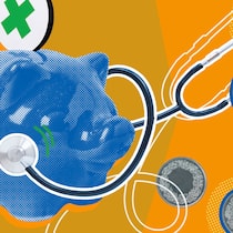 Geld sparen beim Kassenwechsel Ein Sparschwein mit Stethoskop und Münzen vor orangenem Hintergrund. Fragen und Antworten zur Prämienersparnis beim Krankenkassenwechsel.