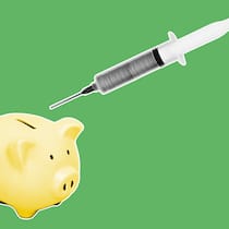 Rekordzahlung: 246 Millionen für Ärzte und Spitäler sparschwein mit spritze