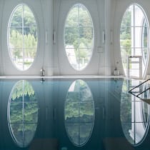 «Ich komme rein und fliege fast auf die Fresse» Blick in die Tamina Therme, aufgenommen am Mittwoch, 27. Mai 2015, in Bad Ragaz. Die Gemeinde Bad Ragaz feiert am 31. Mai 175 Jahre Thermalwasser. Ein Jaeger soll die Warmwasserquelle in der Taminaschlucht um das Jahr 1240 entdeckt haben. Das Wasser war erst im Bad Pfaefers in der Schlucht genutzt worden, bevor es am 31. Mai 1840 erstmals nach Bad Ragaz geleitet wurde. (KEYSTONE/Gian Ehrenzeller)
