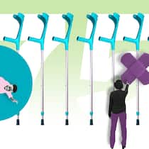 «Meinem Sohn wurden 75 Paar Krücken verrechnet» Illustration mit Krücken - Ein 16-Jähriger Junge muss wegen eines Vorfalls am Knie ins Spital. Er bekommt eine Krücke – und später eine Rechnung über 1720 Franken. Verrechnet wurden 75 Paar Krücken