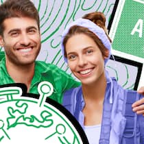 Adieu, Schweiz? Hier müssen Sie sich abmelden Ein Mann und eine Frau vor einem schematischen Globus und einem Adieu-Schild. Was Sie bei einem längeren Auslandsaufenthalt beachten müssen.