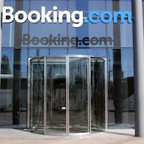 Werden jetzt Schweizer Hotels billiger? Amsterdam, Netherlands -may 6, 2018: office of booking.com in the Netherlands
imago513269537