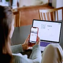 Das sagt Twint zur Anzeige der Detailhändler Pressebilder Bezahl-App Twint. Bezugsquelle: https://brand.twint.ch/d/xytkBksBwvjh/twint-press-library-1