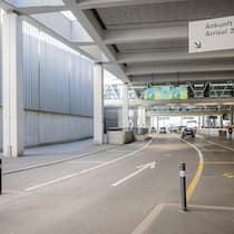 Der teuerste Parkplatz der Welt Flughafen Kloten, Zürich, Kurzzeitparkierer zahlen künftig noch mehr, Parkgebühren, Parkplatz, 4.3.25, Foto: Manuela Matt, manuelamatt.ch