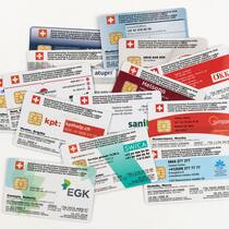 Prämien steigen markant Krankenkassenausweise verschiedener Schweizer Kassen