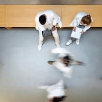 Ärztemangel: Verband setzt auf öffentlichen Druck Ärztinnen und Ärzte im Spital.