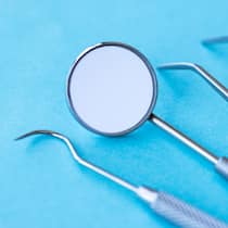 Zahnarztkette in Konkurs – was das für Patienten heisst Zahnarztutensilien