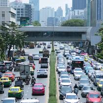 Mit thailändischen Elektrobussen zum Schweizer Klimaziel? Verkehr in Bangkok