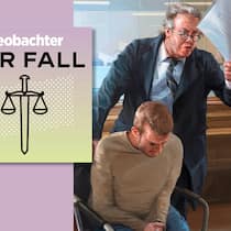 Ein unbequemer Verteidiger Anwalt und Beschuldigter vor Gericht: Podcast «Der Fall» (65) Ein unbequemer Verteidiger Ein Anwalt zieht für einen letzten Fall vor Gericht. Es geht um Kokain, Sucht – und eine menschlichere Justiz.