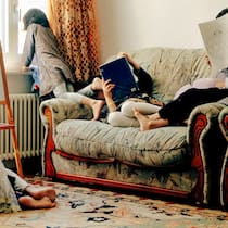 «Muss ich die Klasse repetieren?» Kinder der Familie Suleimani am Lernen