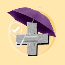 So sind Sie bei Unfällen richtig abgesichert Zwei Pflaster bilden ein Kreuz, darüber ein Regenschirm - bei einem Unfall zahlt die Unfallversicherung des Arbeitgebers – oder man ist über die Krankenkasse unfallversichert. Das gilt in der Schweiz rechtlich zur Unfallversicherung.