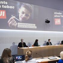 Darum geht es bei der Initiative «Kinder ohne Tabak» Medienkonferenz des überparteilichen Komitees «Ja zum Schutz der Kinder und Jugendlichen vor Tabakwerbung», am Dienstag, 18. Januar 2022, in Bern