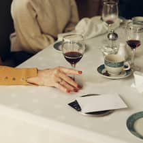 Wirte klagen über unflätige Gäste Manche Gäste behandelten das Service-Personal mit Worten und Gesten wie Untertanen, klagen Gastro-Mitarbeiter.