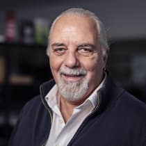 Er steckt hinter der Bargeld-Initiative – und kämpft fast im Alleingang Foto: Thomas Meier. Bätterkinden., 19.01.26. Thema zur Volksabstimmung über die Bargeldinitiative. Richard Koller In Seinem Büro in Bätterkinden.