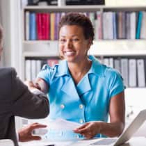 «Mütter unerwünscht» Eine Frau bei einem Bewerbungsgespräch