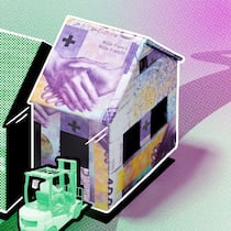 Wer jetzt seine Hypothek amortisieren sollte Gabelstapler fährt die Hälfte eines Hauses mit Geldscheinfassade zur Bank - Für wen es sich nach dem Aus des Eigenmietwerts lohnt, seine Hypothek zu amortisieren.