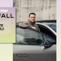 Jaguar gleichzeitig in Garage und auf Spritztour? Die Hintergründe zu dem Fall Collage mit dem Jaguarbesitzer und dem Podcast-Logo - ein St. Galler IT-Spezialist entdeckt, dass sein Jaguar während einer Reparatur für private Zwecke gefahren wurde – etwa für Restaurantbesuche. Alles ohne Zustimmung. Der Podcast zu diesem Fall