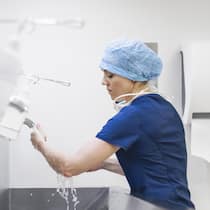 Tödliche Spitalkeime: Der Bundesrat ignoriert die Gefahr seit Jahren Zürcher Unispital: Ein kürzlich verstorbenes Crans-Montana-Brandopfer war mit einem Spitalkeim infiziert.