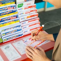 «Lotto kann Ersatzdroge sein» Ausfüllen des Lottoscheins