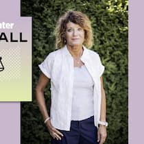 Sie stellt sich gegen bekannten Arzt: Prix-Courage-Kandidatin Manuela Eggli Porträt von Manuela Eggli mit dem Podcast-Logo - Manuela Eggli litt jahrelang an den Folgen einer Rücken-OP. Doch dann wandte sich die Bernerin an die Öffentlichkeit – und der Arzt musste sich vor Gericht verantworten. Ein Gespräch mit der Kandidatin für den Prix Courage 2026